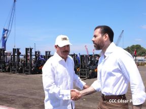 Acto de entrega de equipos de la República Popular China para modernizar Puerto Corinto