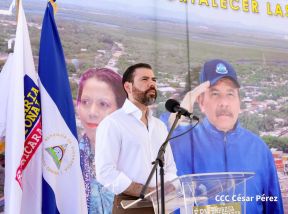 Acto de entrega de equipos de la República Popular China para modernizar Puerto Corinto