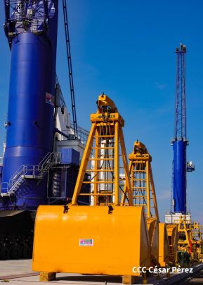 Acto de entrega de equipos de la República Popular China para modernizar Puerto Corinto