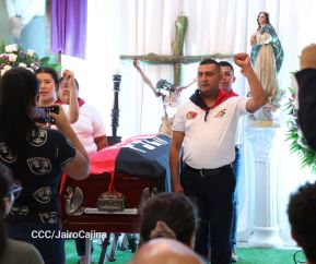 Nicaragüenses rinden honores a la Compañera Gladys Báez, forjadora de las generaciones revolucionarias