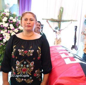Nicaragüenses rinden honores a la Compañera Gladys Báez, forjadora de las generaciones revolucionarias