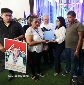 Nicaragüenses rinden honores a la Compañera Gladys Báez, forjadora de las generaciones revolucionarias