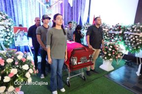 Nicaragüenses rinden honores a la Compañera Gladys Báez, forjadora de las generaciones revolucionarias