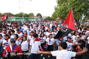 Caminata Colorida en homenaje al 45 aniversario de la Cruzada Nacional de Alfabetización