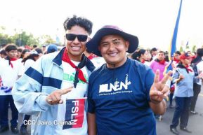 Caminata Colorida en homenaje al 45 aniversario de la Cruzada Nacional de Alfabetización