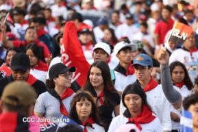 Caminata Colorida en homenaje al 45 aniversario de la Cruzada Nacional de Alfabetización