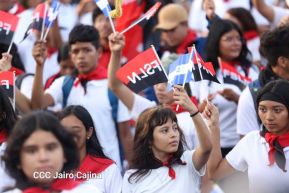 Caminata Colorida en homenaje al 45 aniversario de la Cruzada Nacional de Alfabetización
