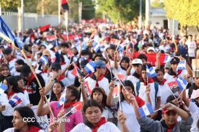 Caminata Colorida en homenaje al 45 aniversario de la Cruzada Nacional de Alfabetización