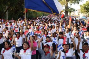 Caminata Colorida en homenaje al 45 aniversario de la Cruzada Nacional de Alfabetización