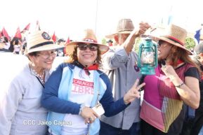Caminata Colorida en homenaje al 45 aniversario de la Cruzada Nacional de Alfabetización