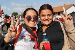 Caminata Colorida en homenaje al 45 aniversario de la Cruzada Nacional de Alfabetización