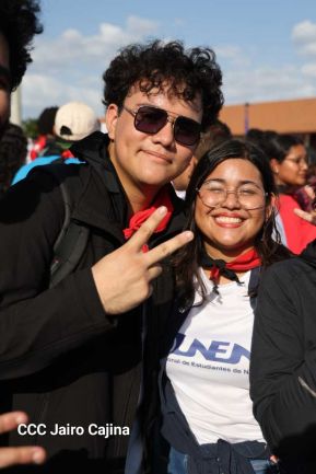 Caminata Colorida en homenaje al 45 aniversario de la Cruzada Nacional de Alfabetización