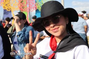 Caminata Colorida en homenaje al 45 aniversario de la Cruzada Nacional de Alfabetización