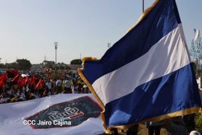 Caminata Colorida en homenaje al 45 aniversario de la Cruzada Nacional de Alfabetización