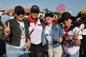 Caminata Colorida en homenaje al 45 aniversario de la Cruzada Nacional de Alfabetización