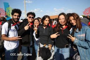 Caminata Colorida en homenaje al 45 aniversario de la Cruzada Nacional de Alfabetización