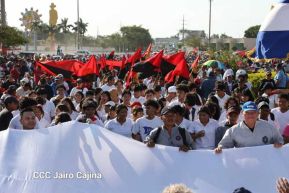 Caminata Colorida en homenaje al 45 aniversario de la Cruzada Nacional de Alfabetización