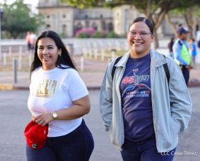 Caminata Colorida en homenaje al 45 aniversario de la Cruzada Nacional de Alfabetización