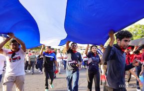 Caminata Colorida en homenaje al 45 aniversario de la Cruzada Nacional de Alfabetización