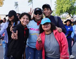 Caminata Colorida en homenaje al 45 aniversario de la Cruzada Nacional de Alfabetización