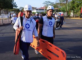 Caminata Colorida en homenaje al 45 aniversario de la Cruzada Nacional de Alfabetización