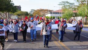 Caminata Colorida en homenaje al 45 aniversario de la Cruzada Nacional de Alfabetización