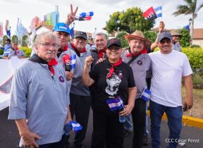 Caminata Colorida en homenaje al 45 aniversario de la Cruzada Nacional de Alfabetización