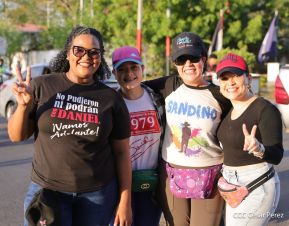 Caminata Colorida en homenaje al 45 aniversario de la Cruzada Nacional de Alfabetización