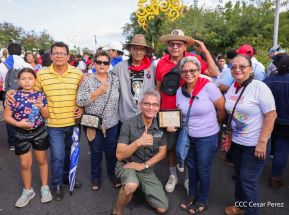 Caminata Colorida en homenaje al 45 aniversario de la Cruzada Nacional de Alfabetización