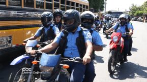 Familias nicaragüenses caminan como Pueblo Victorioso, Pueblo que Vence
