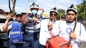 Familias nicaragüenses caminan como Pueblo Victorioso, Pueblo que Vence