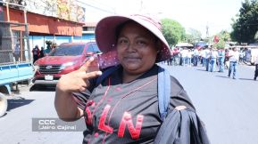 Familias nicaragüenses caminan como Pueblo Victorioso, Pueblo que Vence