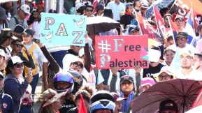 Familias nicaragüenses caminan como Pueblo Victorioso, Pueblo que Vence