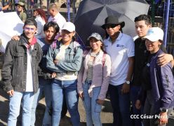 Familias nicaragüenses caminan como Pueblo Victorioso, Pueblo que Vence