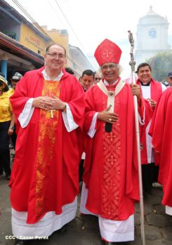 León se vistió de fiesta con visita del Cardenal Brenes