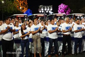 Entrega autobuses a transportistas en homenaje al Comandante Germán Pomares Ordóñez