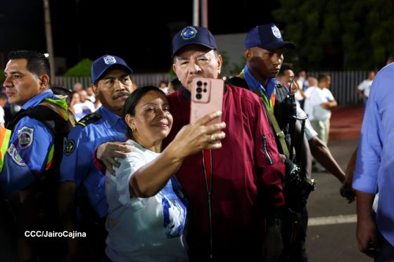 Entrega autobuses a transportistas en homenaje al Comandante Germán Pomares Ordóñez