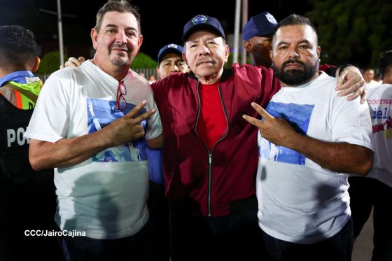 Entrega autobuses a transportistas en homenaje al Comandante Germán Pomares Ordóñez