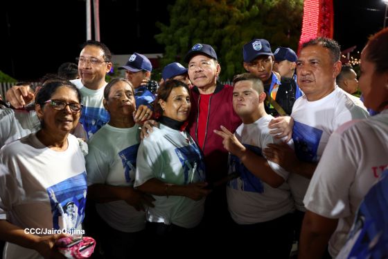 Entrega autobuses a transportistas en homenaje al Comandante Germán Pomares Ordóñez