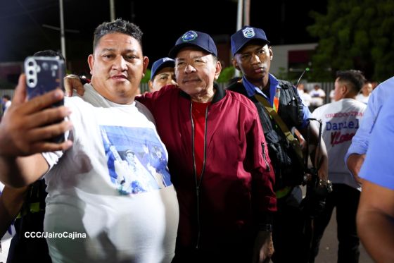Entrega autobuses a transportistas en homenaje al Comandante Germán Pomares Ordóñez
