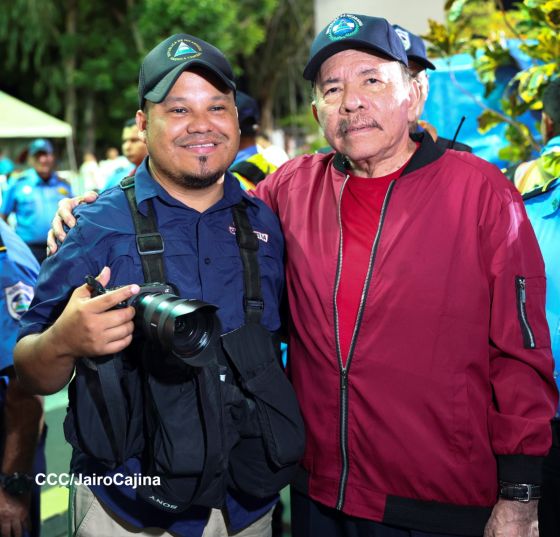 Entrega autobuses a transportistas en homenaje al Comandante Germán Pomares Ordóñez