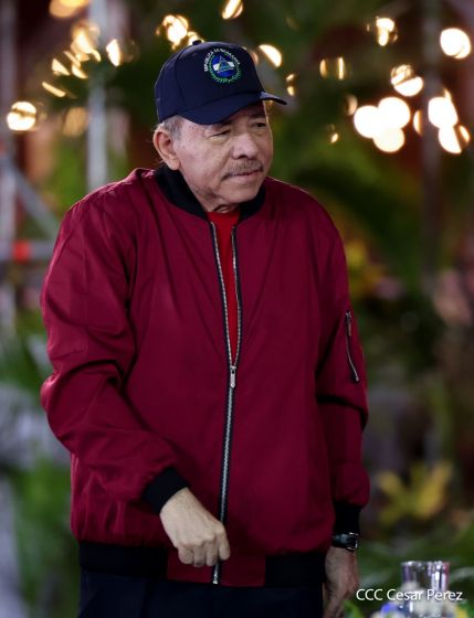 Entrega autobuses a transportistas en homenaje al Comandante Germán Pomares Ordóñez