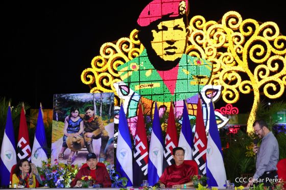 Entrega autobuses a transportistas en homenaje al Comandante Germán Pomares Ordóñez