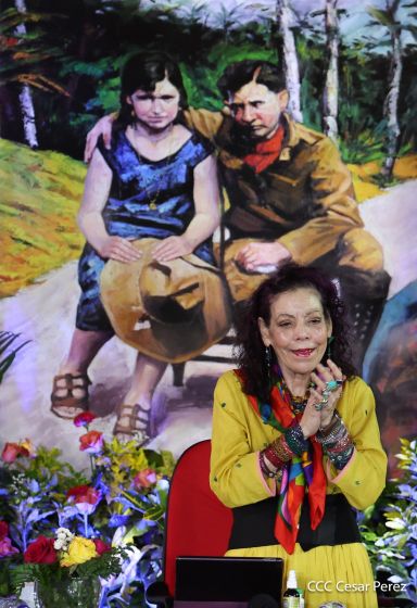 Entrega autobuses a transportistas en homenaje al Comandante Germán Pomares Ordóñez