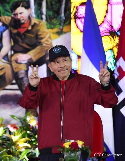 Entrega autobuses a transportistas en homenaje al Comandante Germán Pomares Ordóñez