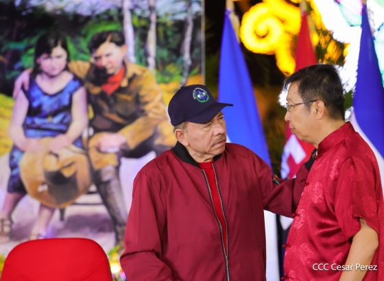 Entrega autobuses a transportistas en homenaje al Comandante Germán Pomares Ordóñez