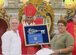León se vistió de fiesta con visita del Cardenal Brenes
