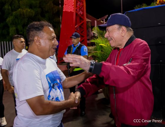 Entrega autobuses a transportistas en homenaje al Comandante Germán Pomares Ordóñez