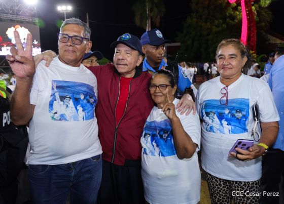 Entrega autobuses a transportistas en homenaje al Comandante Germán Pomares Ordóñez