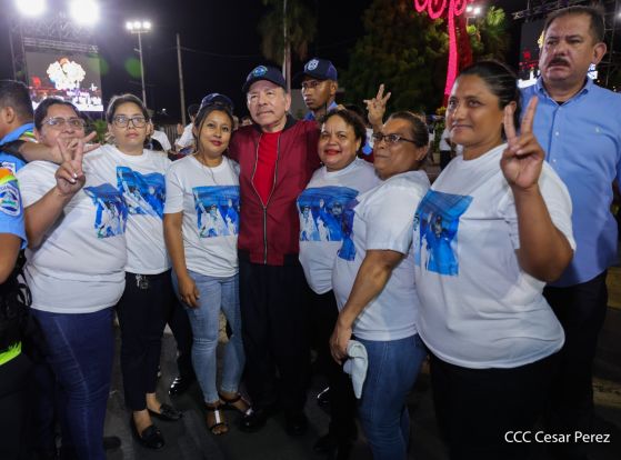 Entrega autobuses a transportistas en homenaje al Comandante Germán Pomares Ordóñez